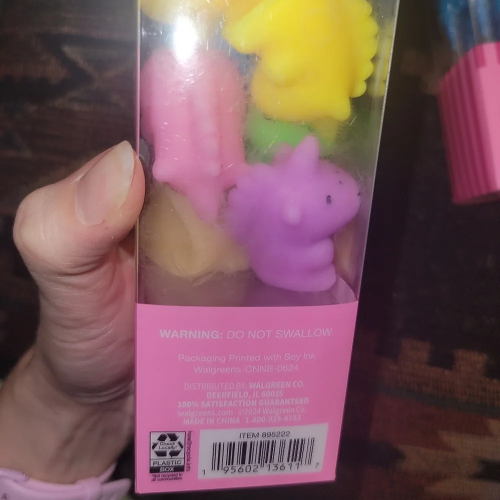 Love Colorful Party Favors Set